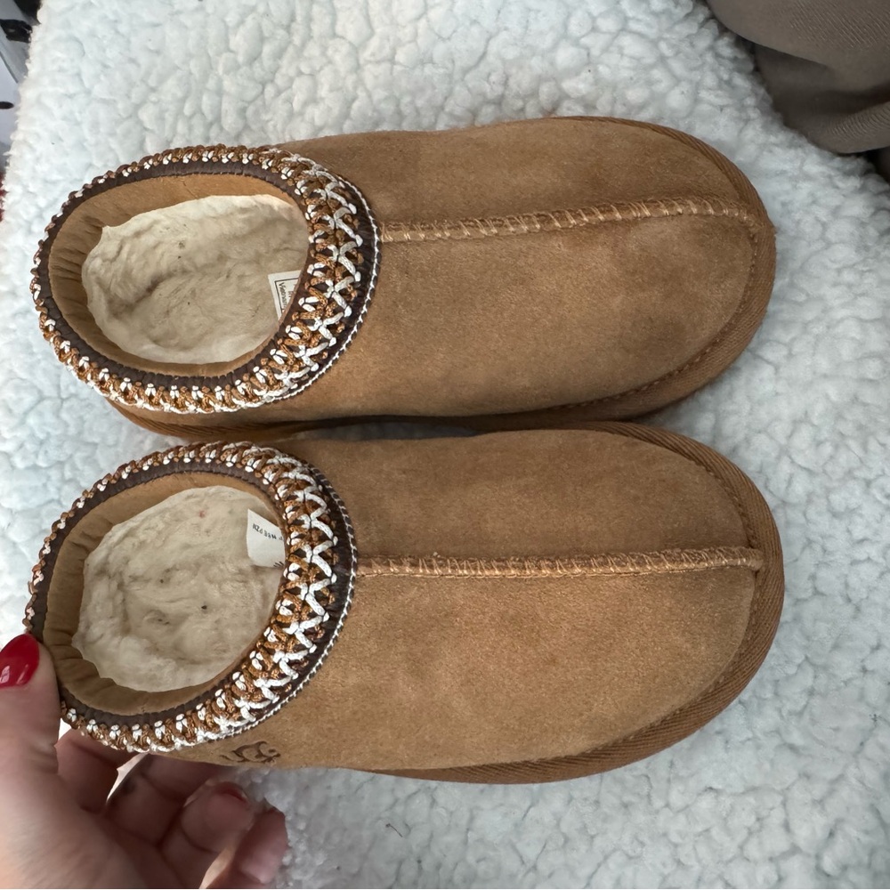 Kids Ugg Tasman Slippers size 11